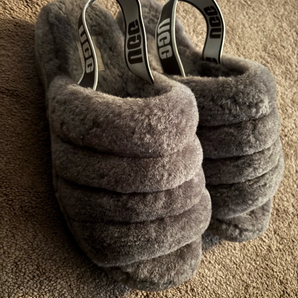UGG Women's Charcoal Fluff Yeah Slide